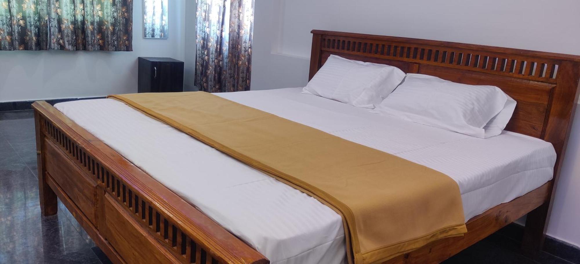 Aadhi Esha Residency Hotel Tiruvannamalai Exterior photo